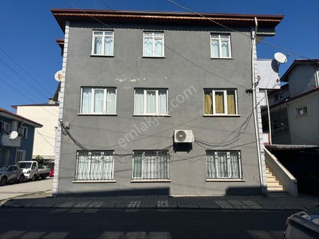 Serdivan Avm Yakınında 3 Katlı Satılık Bina