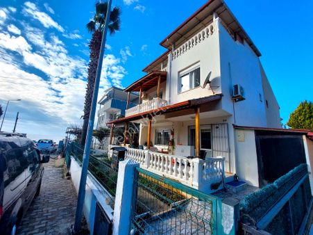 İzmir Seferihisar Ürkmez De Denize Çok Yakın Kiralık Yazlık 4+1