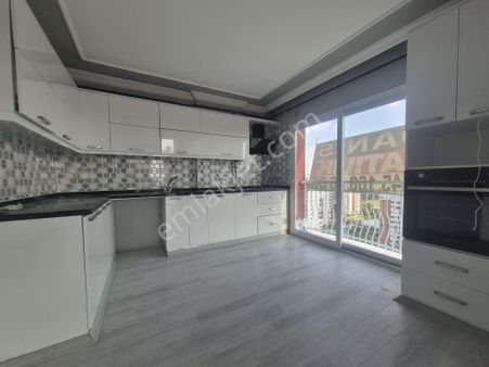 T.başı Starbucks Üzeri 4+1+a.mutfak+çb+kiler+doğalgazlı Daire