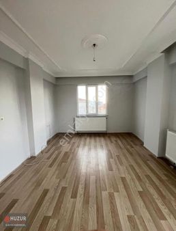 Huzur'dan Çobançeşme Mahallesi 2+1 Kiralık Daire