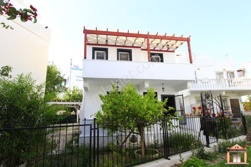 S-a-k-a-l-l-ı-d-a-n Turgutreis Merkezde Kiralık Tripleks