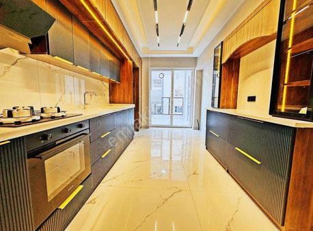 Mükemmel_yapııı_teras_balkonlu_çift_banyolu_giyinme_odalı_3+1