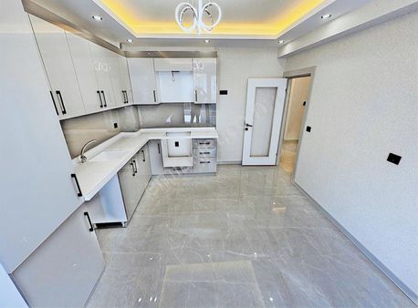 Mükemmel_genişlik_teras_balkonlu_çift_banyolu_giyinme_odalı_3+1_