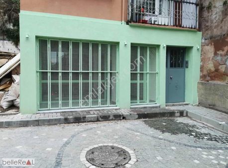 Fener Meydanda Satılık Dükkan