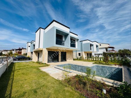 Kuşadası Güzelçamlı’da Özel Havuzlu Satılık 3+1 Villa