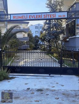 Karaosmanoğlu Ndan Çınarcıkta Site İçerisinde 2+1 Satılık