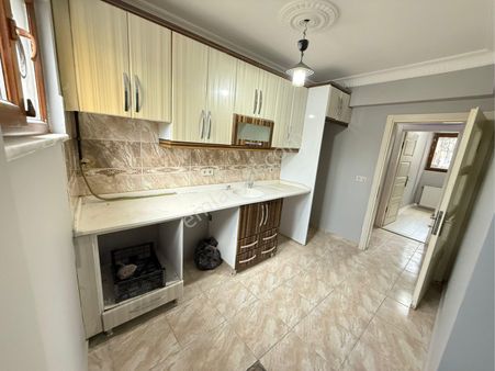 İsmetpaşa Mah'de 2+1 90m2 Çift Cephe 6 Yıllık Lüx Bahçe Katı