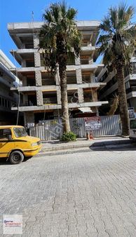 Bostanlı Merkezde 3+1 Kiralık Ofis