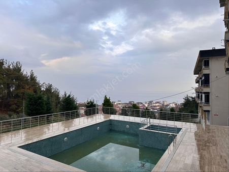 Kumbağ Da Havuzlu Site İçerisinde Havuz Ve Deniz Manzaralı Daire