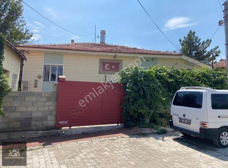 Sarayönü Ladik Mah 1000 M2 Arsa İçinde Satılık Müstakil Ev
