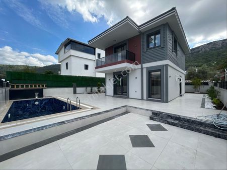 Didim Akbükte Deniz Manzaralı Villa