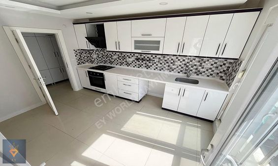 Havuzlu Site İçerisinde Ebeveyn Banyolu Havuz Cepheli 2+1