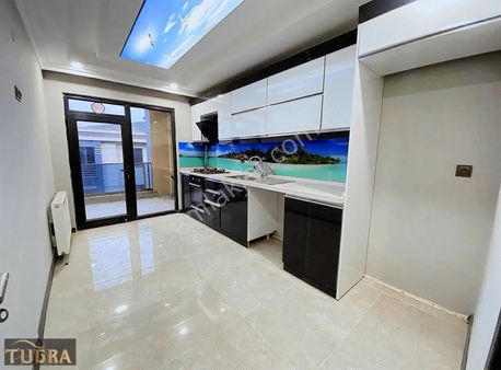 Tuğradan Çobançeşmede Site İçi Lüx Geniş 2+1 Satılık Daireler