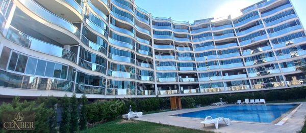 Gazi Mahallesinde Havuzlu Site İçerisinde Satılık 3+1 Daire