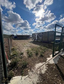 Bu Fiyata Çok Güzel Konumlu İçinde Eşyalı İki Ev Komple Satılık