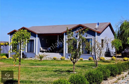 Çatalca İzzettin Mahallesinde 4360 M2 İçinde 200 M2 Villa