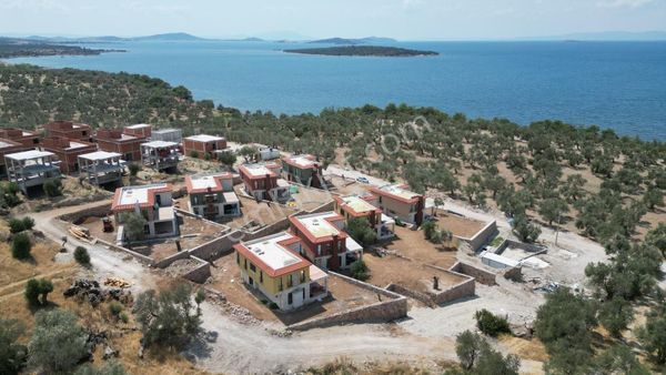 Gömec Keremköy De Satılık Muhtesem Villa.denize Yakın