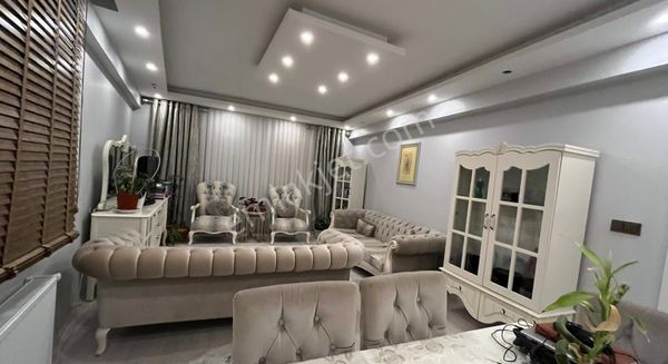 Çamlıca Mahallesi Cengizer Sokakta Satılık 2+1 Lüks Daire