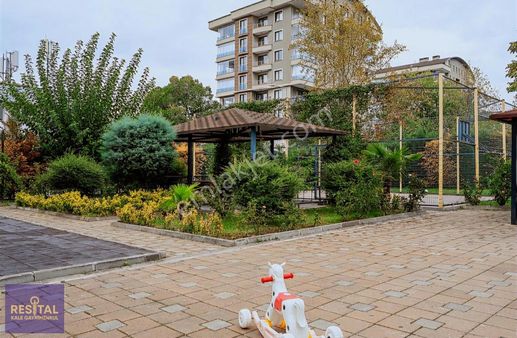 Esenevler Meşe Port Acarlar Sitesinde Kiralık 3+1 168 M2 Daire