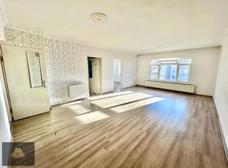 ^avantaj'dan Kıbrısköy'de Site İçerisin'de Katta 3+1 Geniş Daire