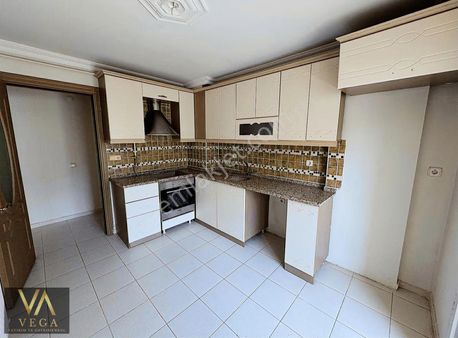 Uncubozköy'de 3+1 Arakat Geniş Kiralık Daire