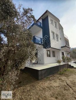 Davutlar Kaplıcalar Bölgesinde Satılık 4+1 Müstakil Villa