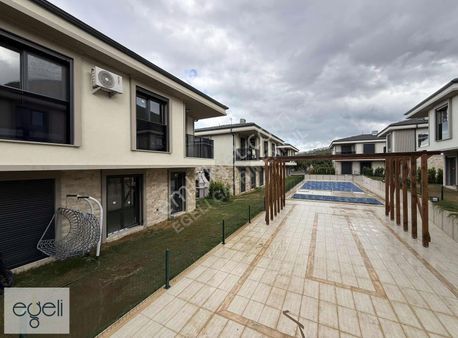 Güzelçamlıda 3+1 Villa