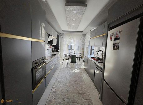 Şehitlik Mahallesi Nazlıcan Sitesinde Ara Kat 4+1 Satılık Daire