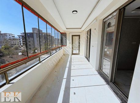 Yedieylül Mah Ultra Lüks Havvuzlu Site İçerisinde 2+1 Dairee