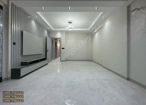 Urs Yapı'dan Beylikdüzü Merkezi Konumda Yatırımlık 1+1 Arakat