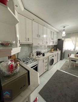 Ertaş Emlak'tan Ergenekon'da Güzel Konumda Satılık 3+1 Daire