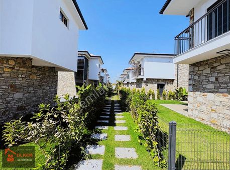 Kuşadasında Tek Müstakil Özel Havuzlu Satılık Villa