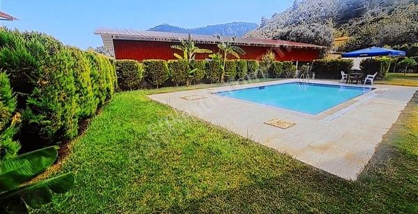 Marmaris Turunç Ta Havuzlu Satılık Bahçe Girişli 2+1 Düz Daire !