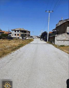 Alakova Mahallesı'nde 3+1 350 M2 Arsa İçinde Satılık Müstakıl Ev