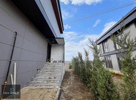 Silivri'de 600 M2 6+1 Site İçinde Sıfır Lüks Villa