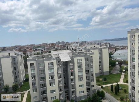 Sefaköy Kiptaş Konutları 3+1 135m2 Tadilatlı Göl Manzara Satılık