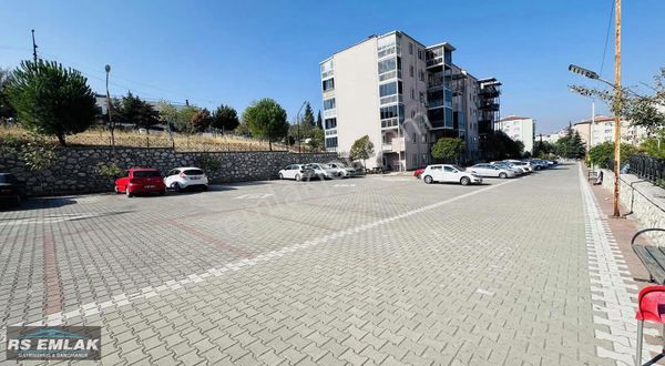 Rs Emlaktan Göçmen Konutlarında Kiralık Arakat 2+1 Daire