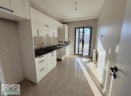 Konuta/işyerine Uygun Büyük Bahçe Katı 2+1 Mahmut Demir Den