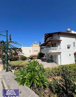 Yeşilköy Sitesinde Satılık Villa