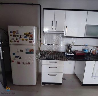 Üniversite Yolu Üzeri Geniş Balkonlu Satılık 2+0 Daire