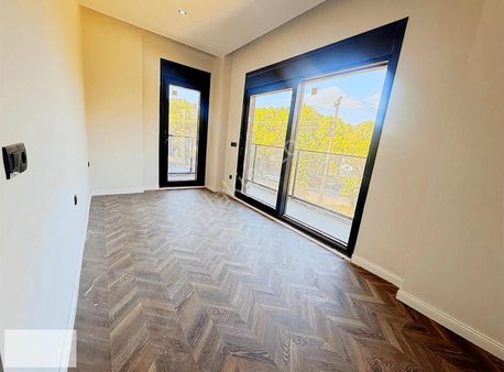 Bayramoğlu Yelkenkaya Da Havuzlu Satılık 5+1 Sıfır Villa