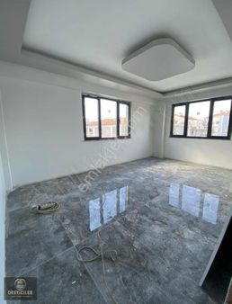 Yk-desticiler'den Ertaş Cd. Shell Petrol Yakını Özel Garajlı 2+1