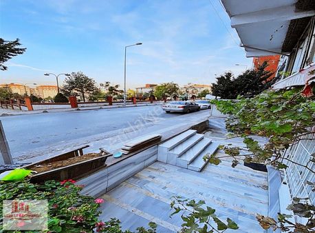 Uzemar'dan/küçükçekmece/tevfikbey/kiralık &dükkan