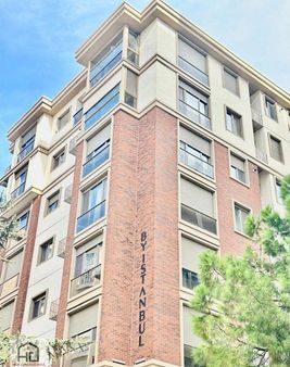 Suadiye Feride Geçidinde 2+1 Kapalı Otoparklı Sıfır Bina