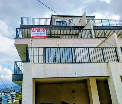 Başiskele Fatih Lüks Projede Satılık 4+1 Asansörlü Çatı Dubleksi