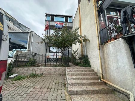 Eyüp Nişancı Mah. Otakçılar Caddesi 304 M2 Kiralık Komple Bina