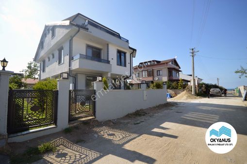 Sakarya Kocaali De Hem Havuzlu, Hem Deniz Manzaralı 4+1 Villa