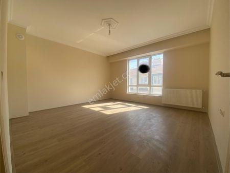 Au-erenköyde Ala Fırın Yakını Güneydoğu Cephe 2+1 Daire