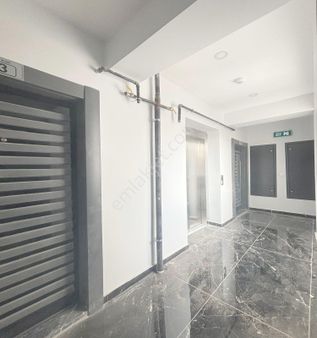 Pendik Sülüntepe'de Merkezi Konumda Şık Ferah 3+1 Arakatlar !!!