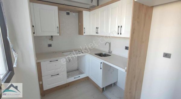 Sidal'dan Muradiye Mh'de Satılık 1+1 Ara Kat Daire